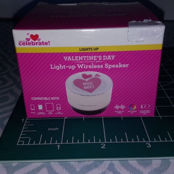 Light Up Wireless Speaker - Picture 2 of 3